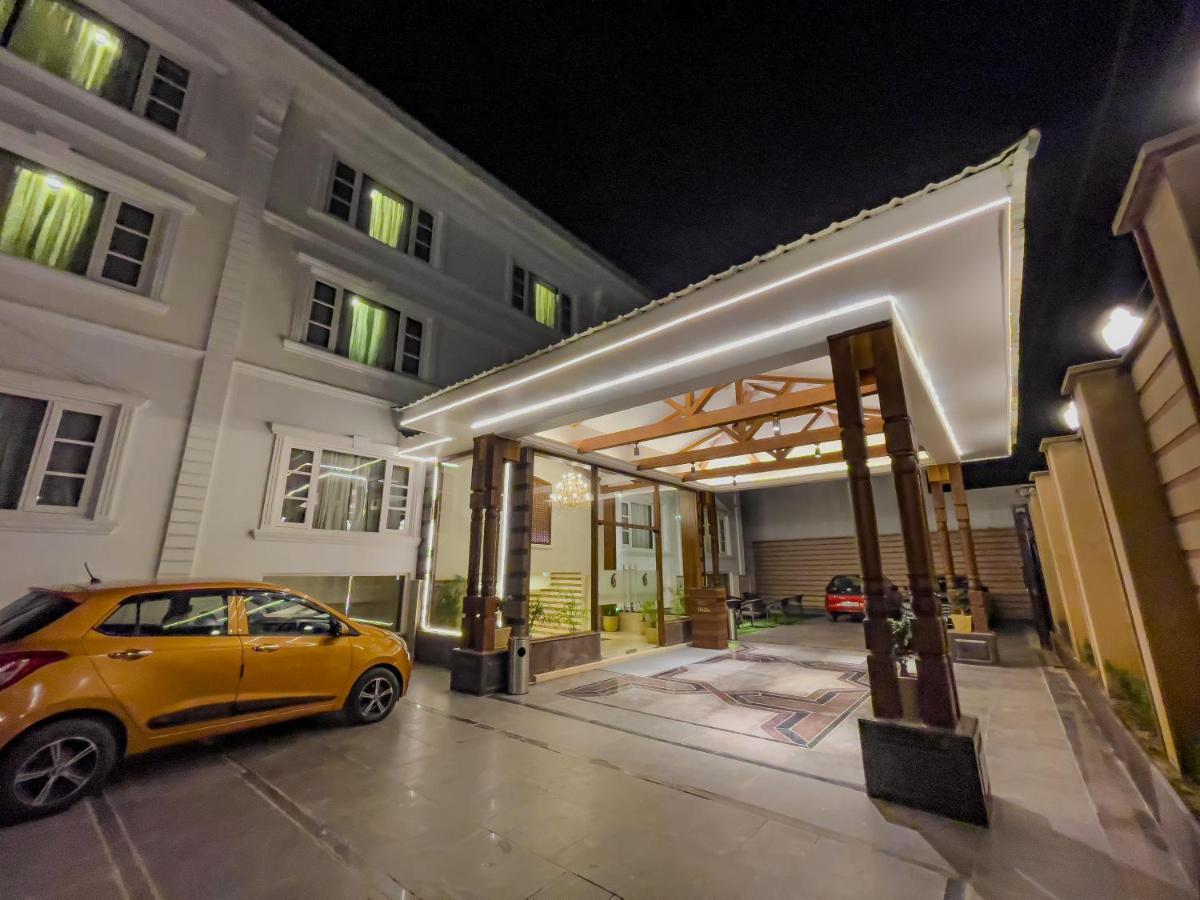 Paisley Palace Hotel Srinagar  Ngoại thất bức ảnh