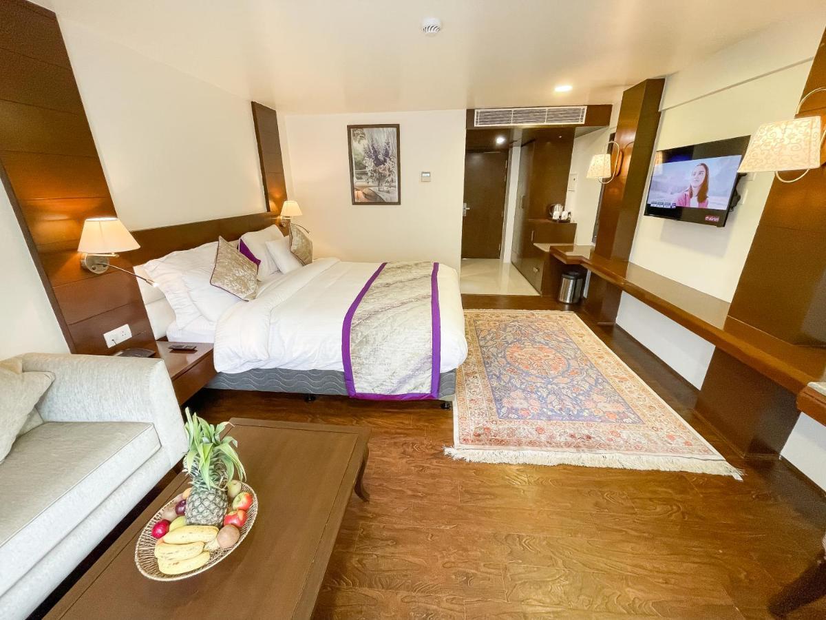 Paisley Palace Hotel Srinagar  Ngoại thất bức ảnh